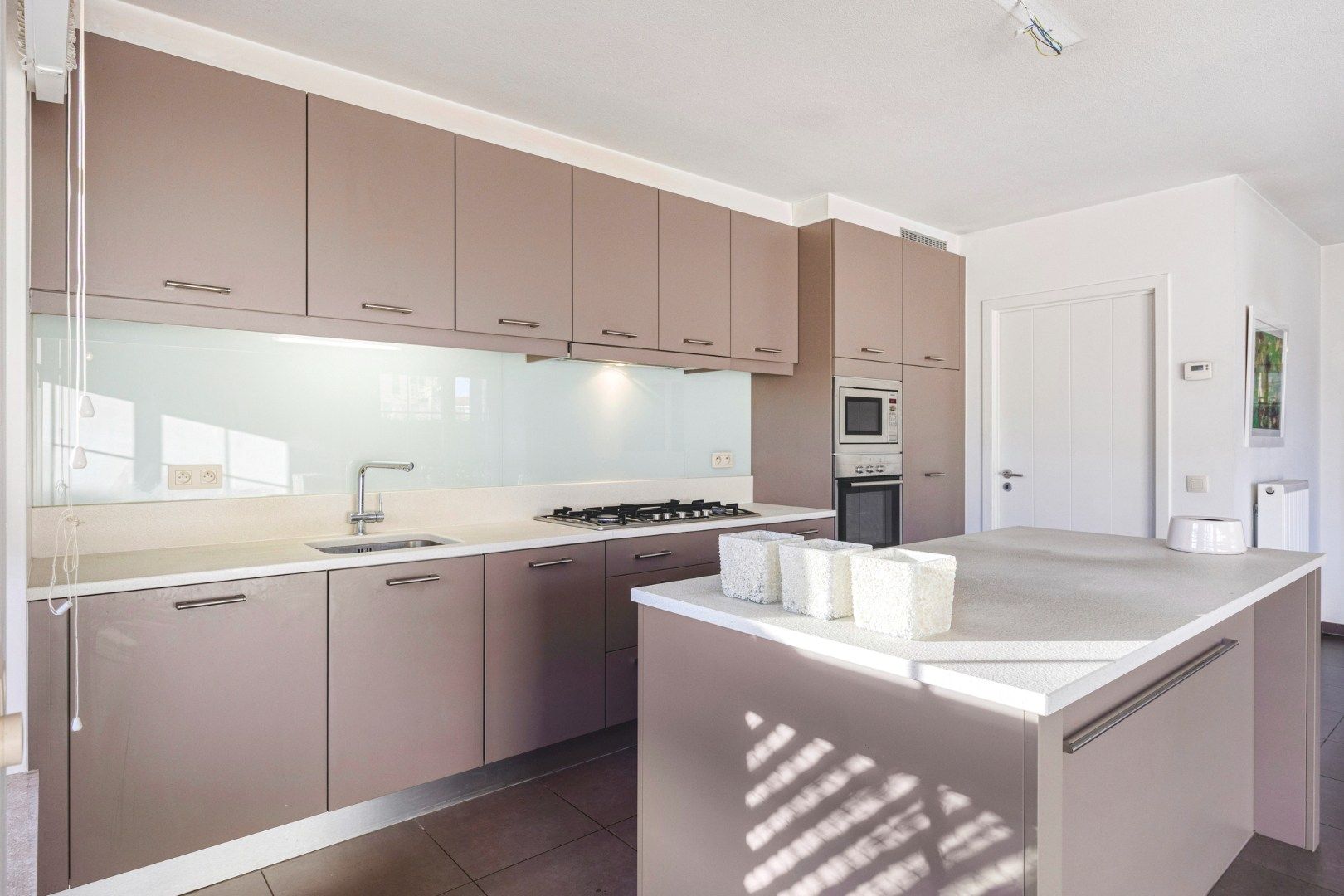 Gelijkvloers appartement met 3 slpks en voor- en achtertuin in Geel-centrum !  foto 6