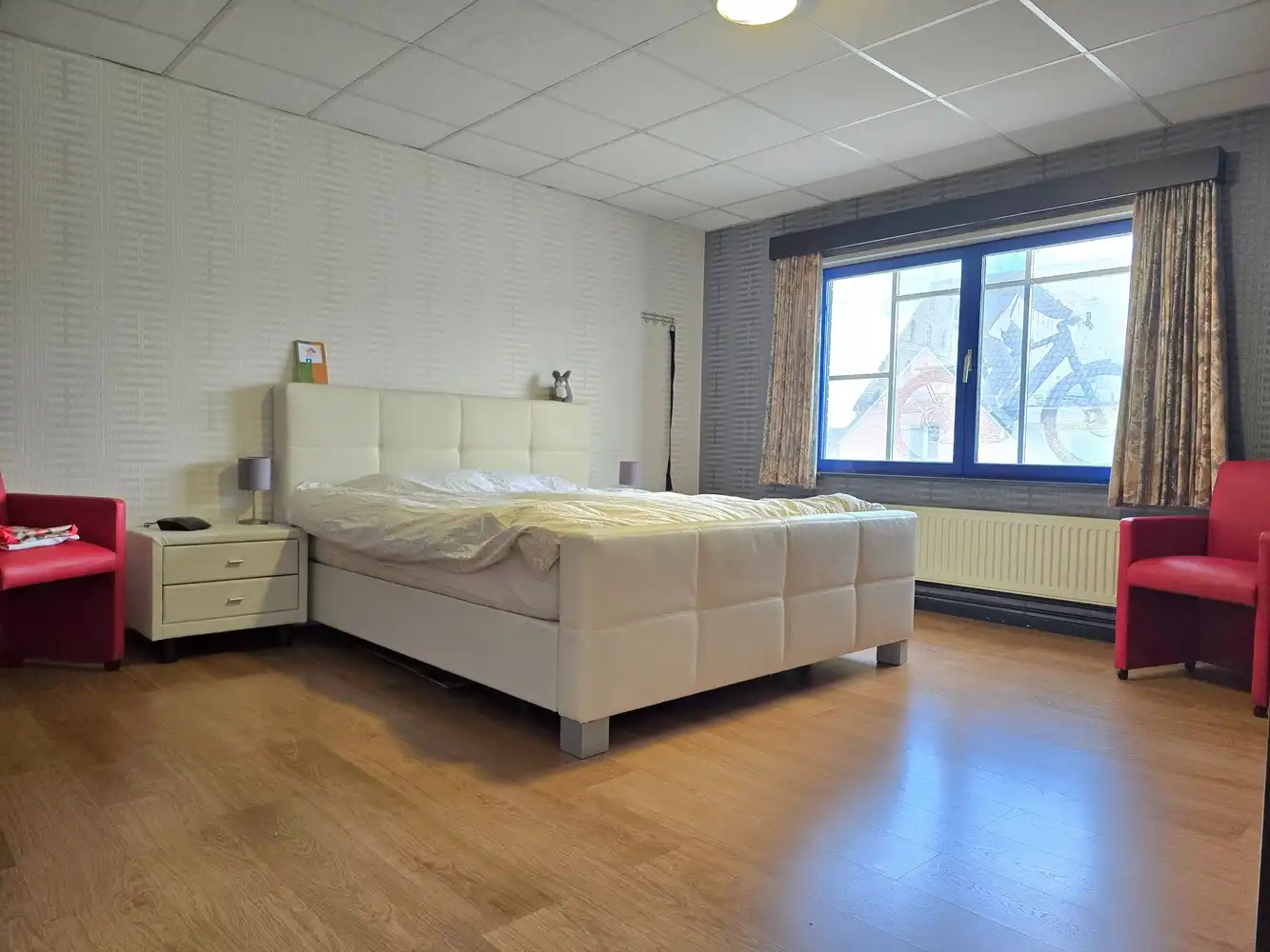 TE KOOP : WINKEL / TOONZAAL 386 m² met ruime woonst (momenteel "FIETSEN GAETHOFS") - ideale investering op een toplocatie! foto 31