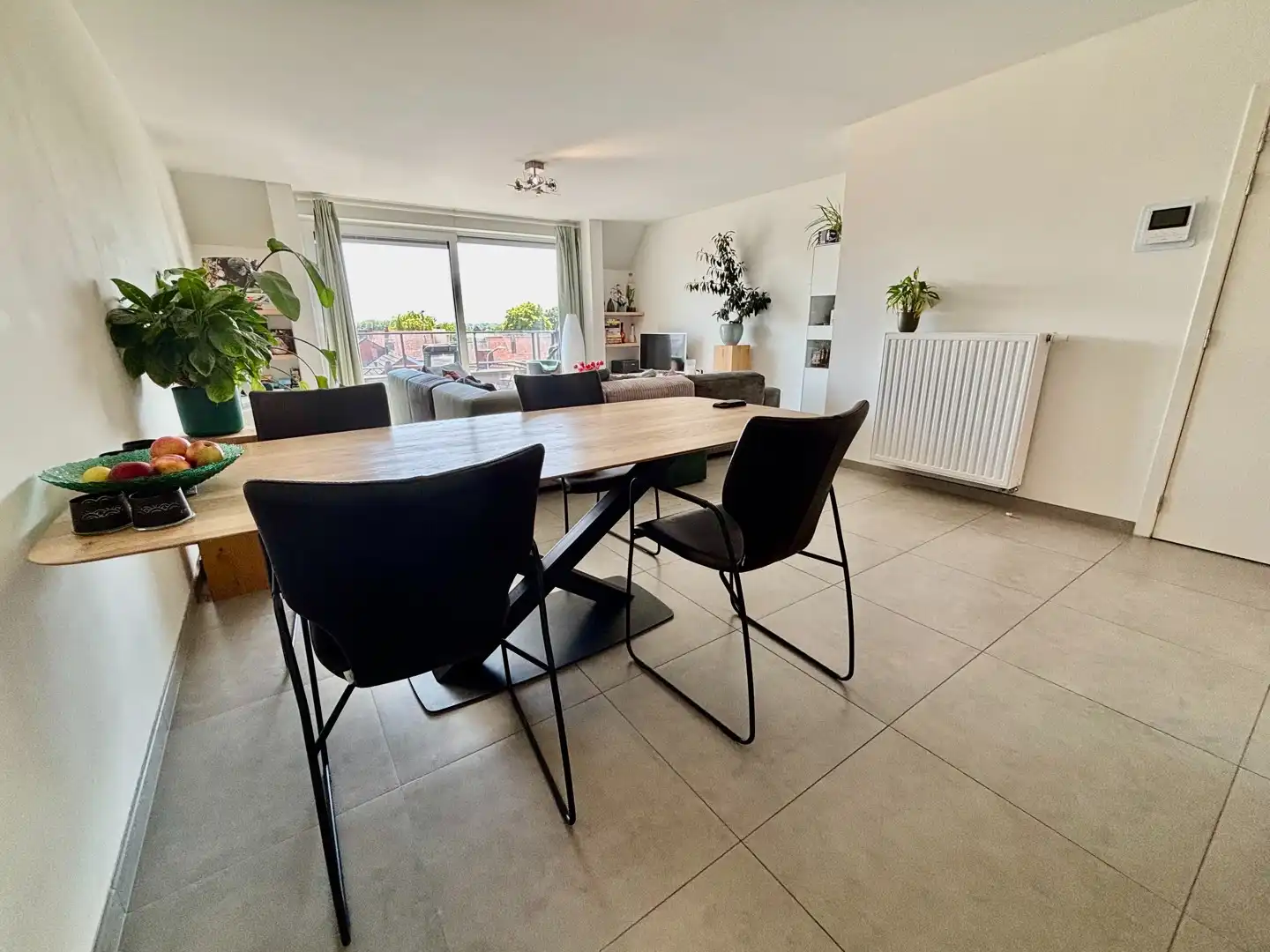 Ruim duplexappartement met dubbele garage te Kachtem. foto 3
