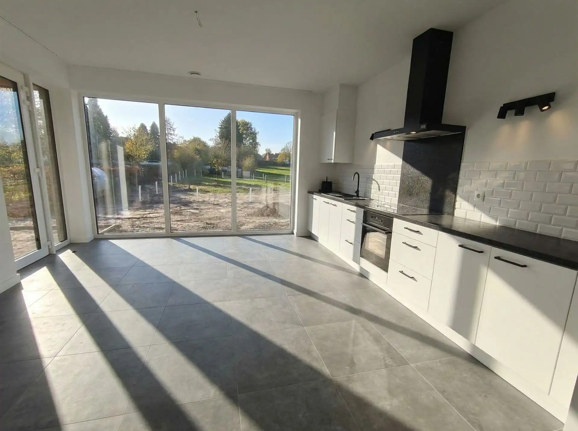 Vrijstaande gezinswoning met tuin in rustige omgeving. foto 3