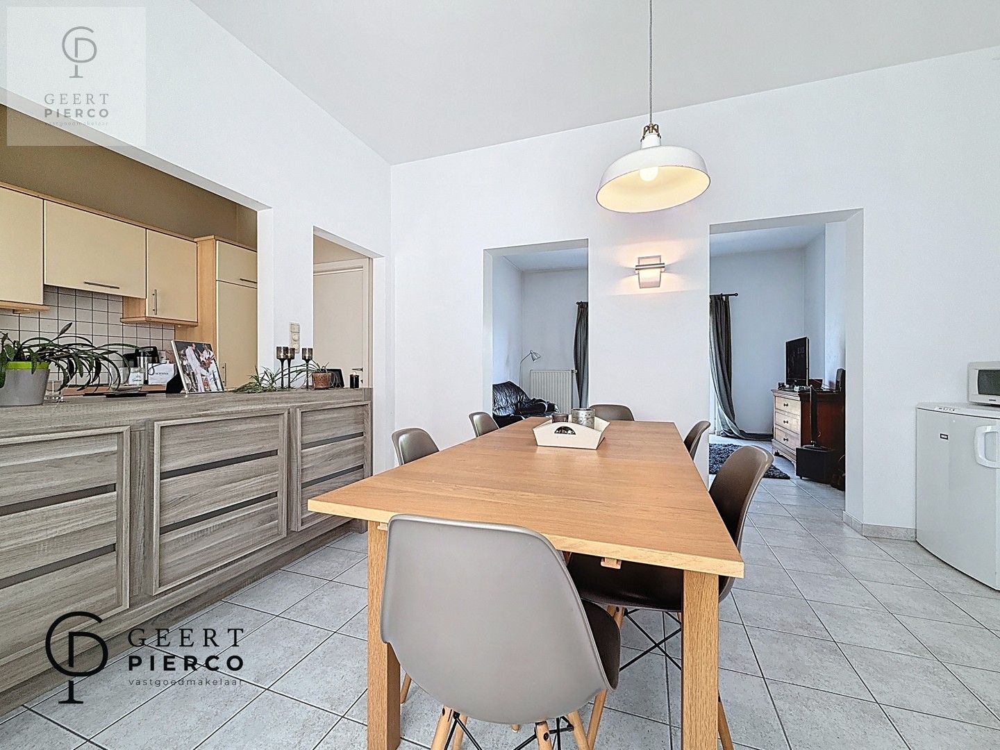 Knap gerenoveerd appartementsgebouw foto 24