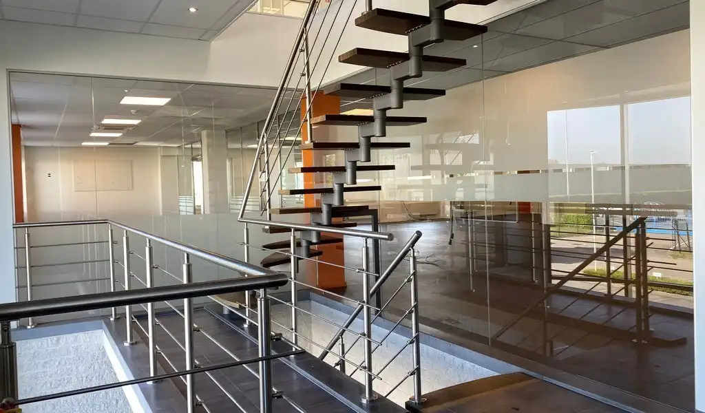 Ingedeeld kantoorverdiep te huur nabij N47 in Lokeren foto 20