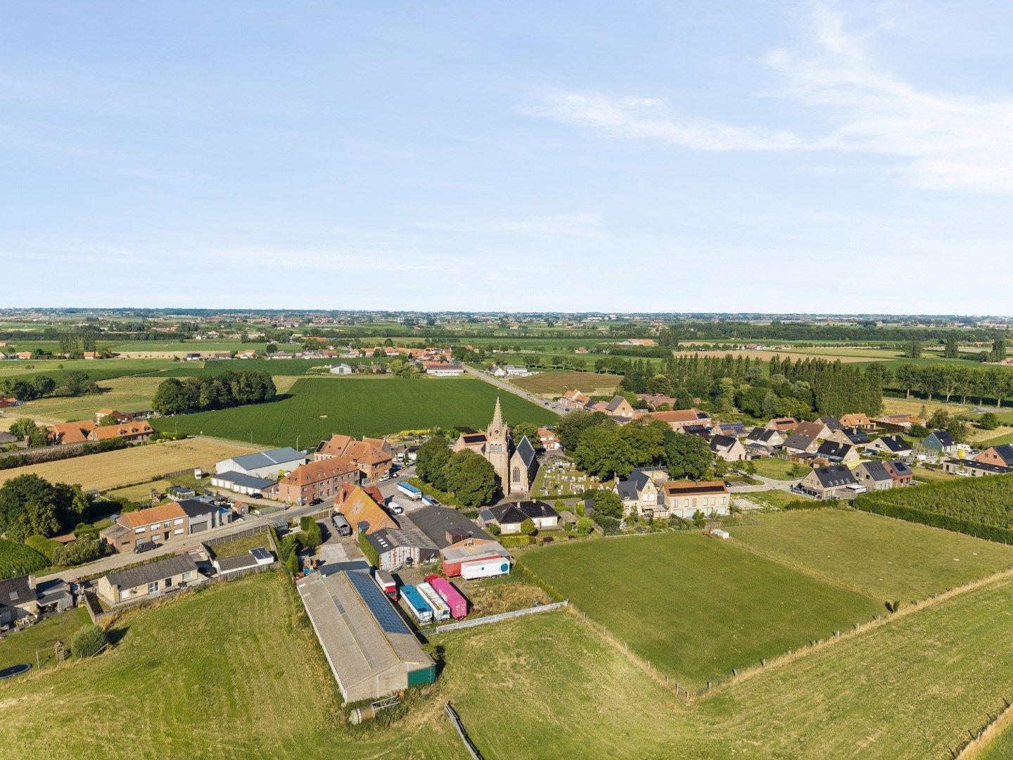 RUIME WONING MET CHARMANTE VOORGEVEL IN HET RUSTIGE ZUIDSCHOTE (IEPER) foto 4