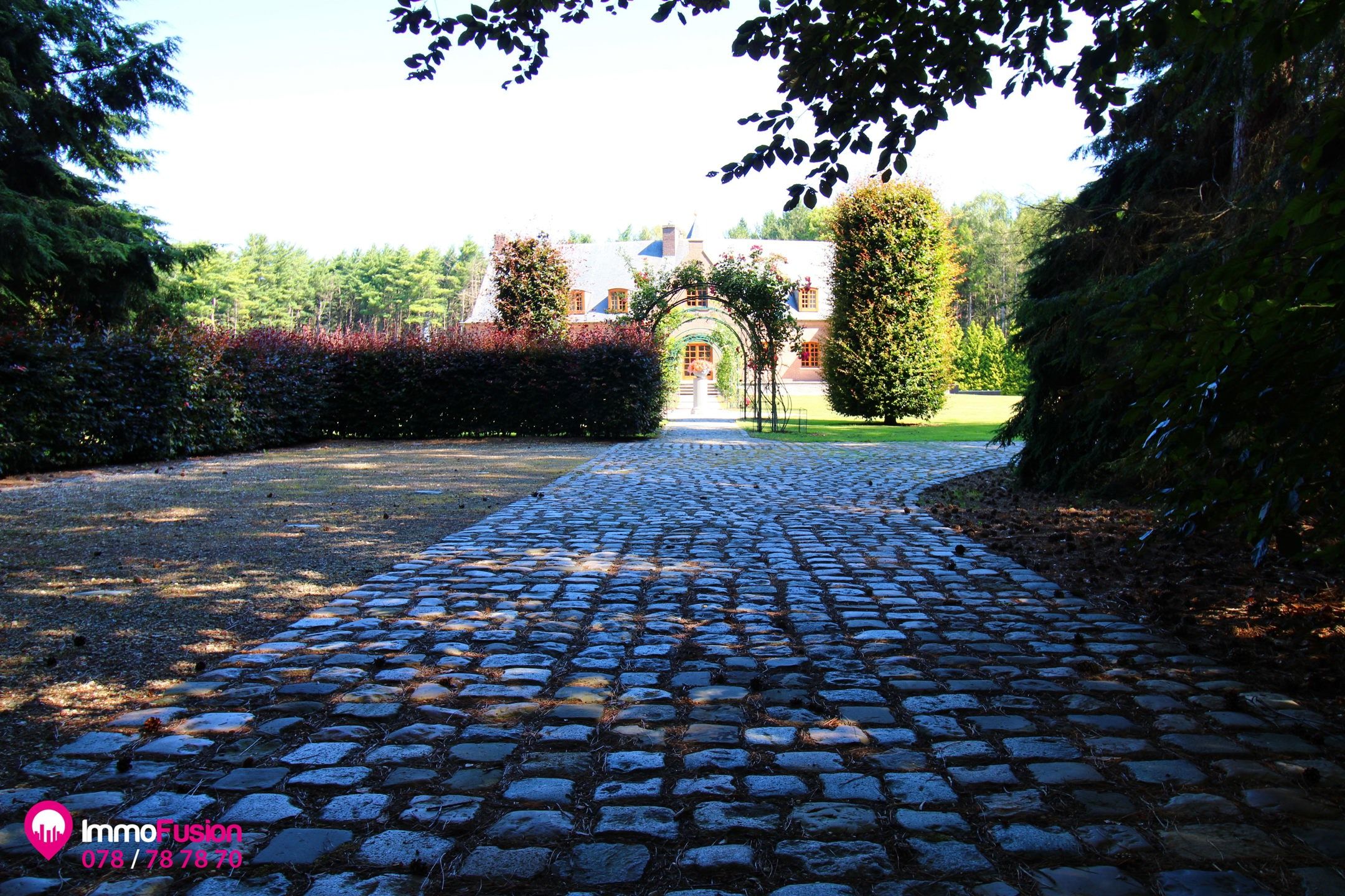 Unieke villa met bijgebouw, op ruim perceel van ca. 8.5 HA! foto 135