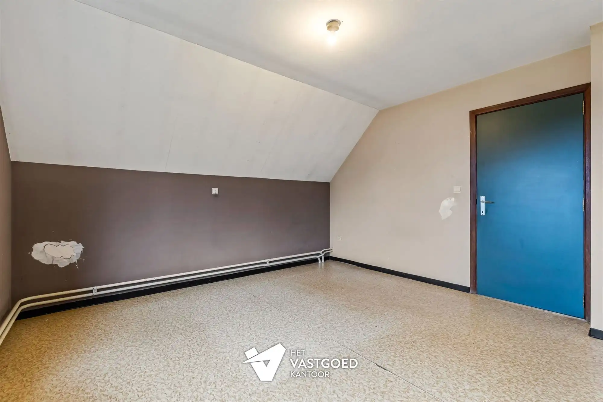 TE RENOVEREN WONING MET 3 SLAAPKAMERS OP CENTRALE LIGGING IN KOERSEL-CENTRUM foto 9