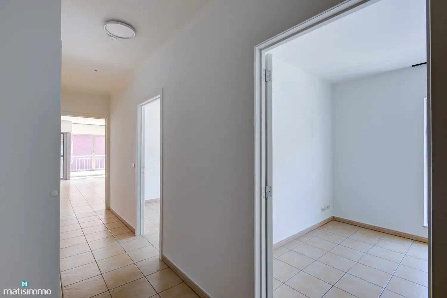 INSTAPKLAAR APPARTEMENT MET 2 SLAAPKAMERS EN PARKEERPLAATS AAN DE RAND VAN CENTRUM TONGEREN foto 8
