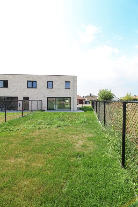 Nieuwbouwwoningen in de Populierstraat te Roeselare foto 2