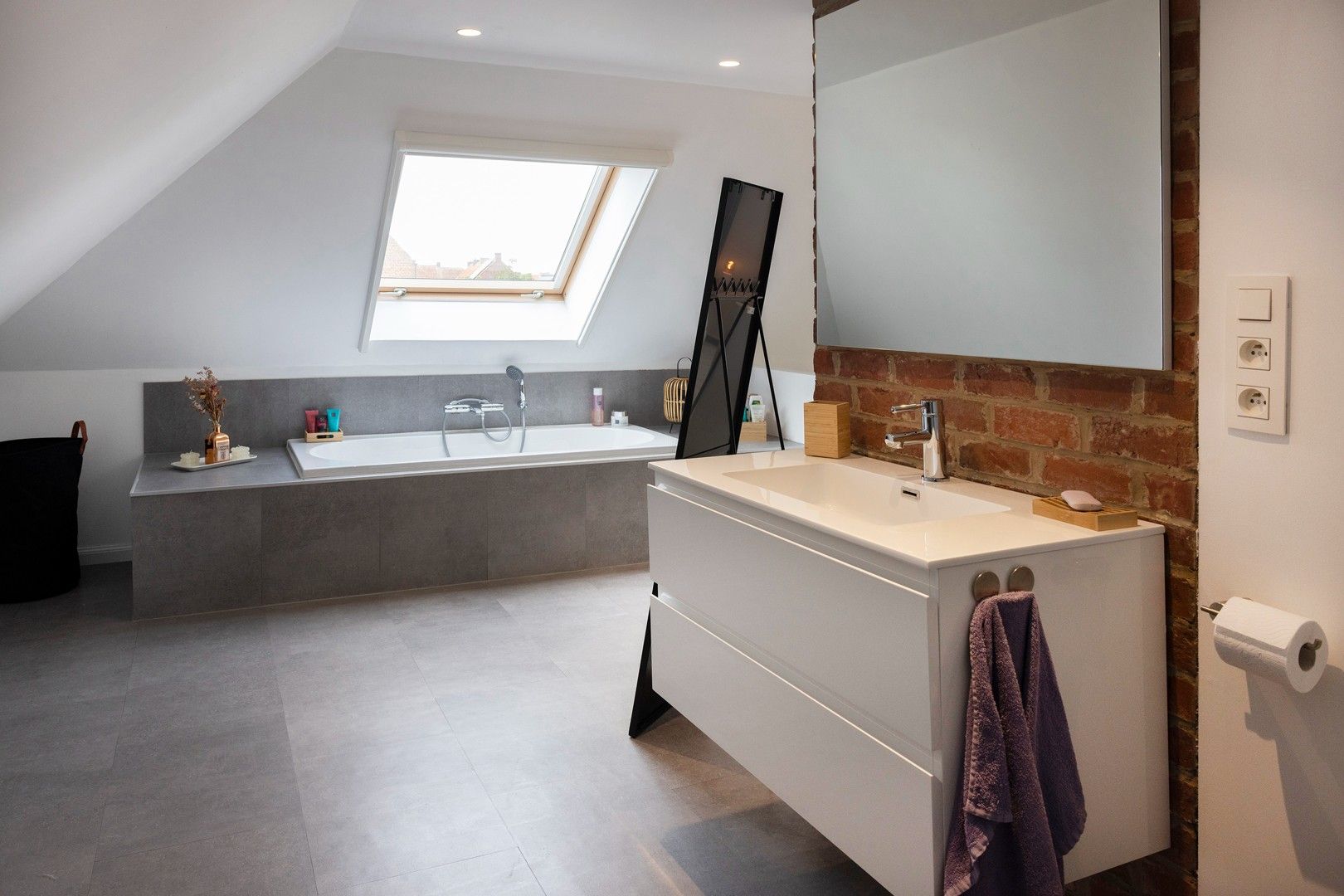 Grote woning met 4 slpks, 2 badks, ... foto 18