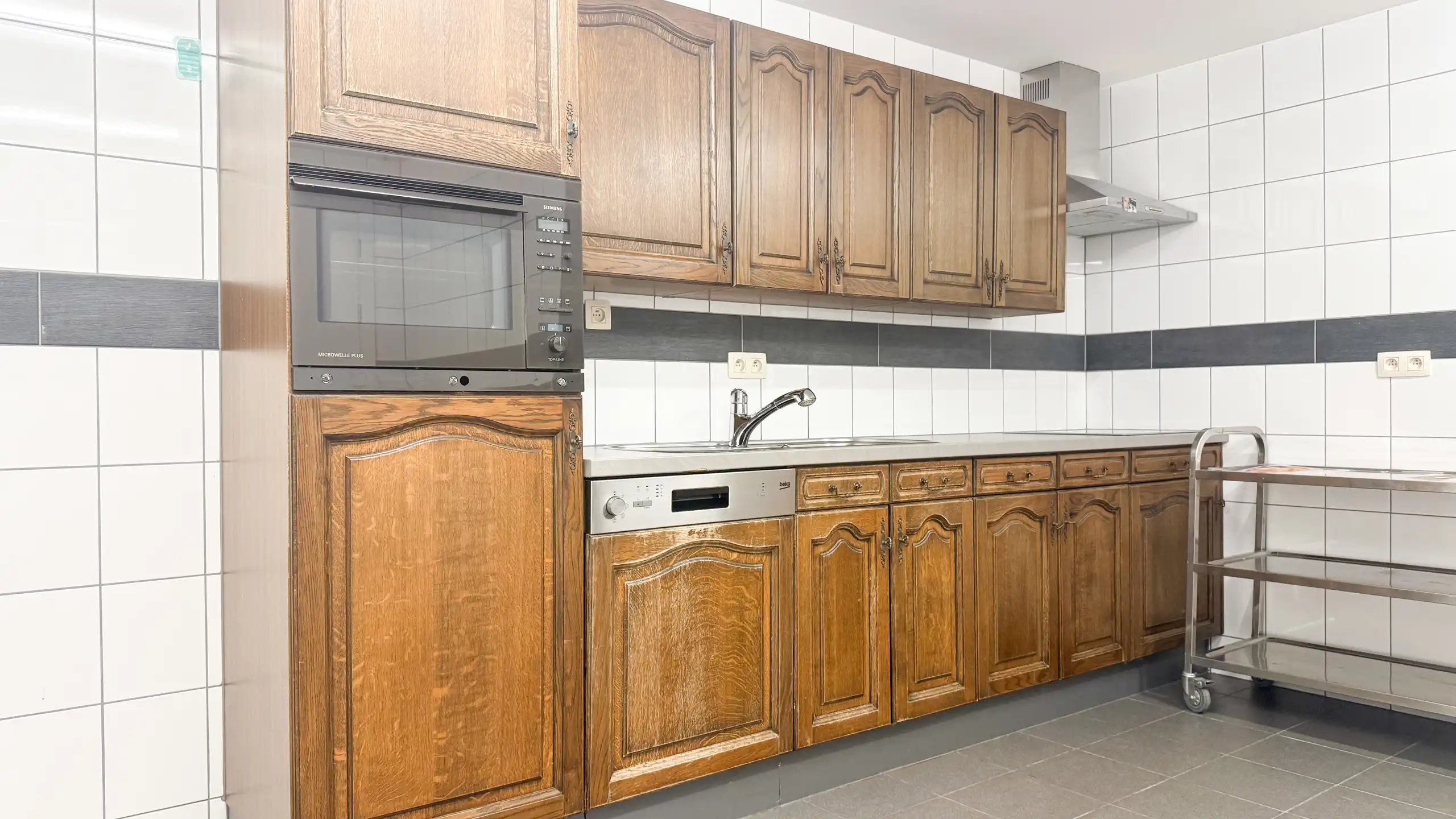 Veelzijdig investeringspand met 10 kamers, lift en kelder! foto 17
