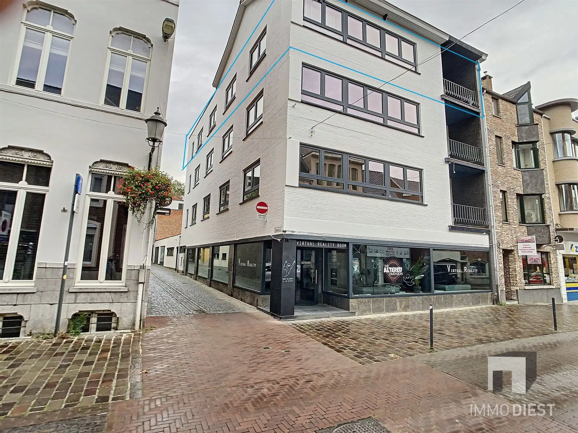 Zeer ruim appartement in het centrum van Diest foto {{pictureIndex}}