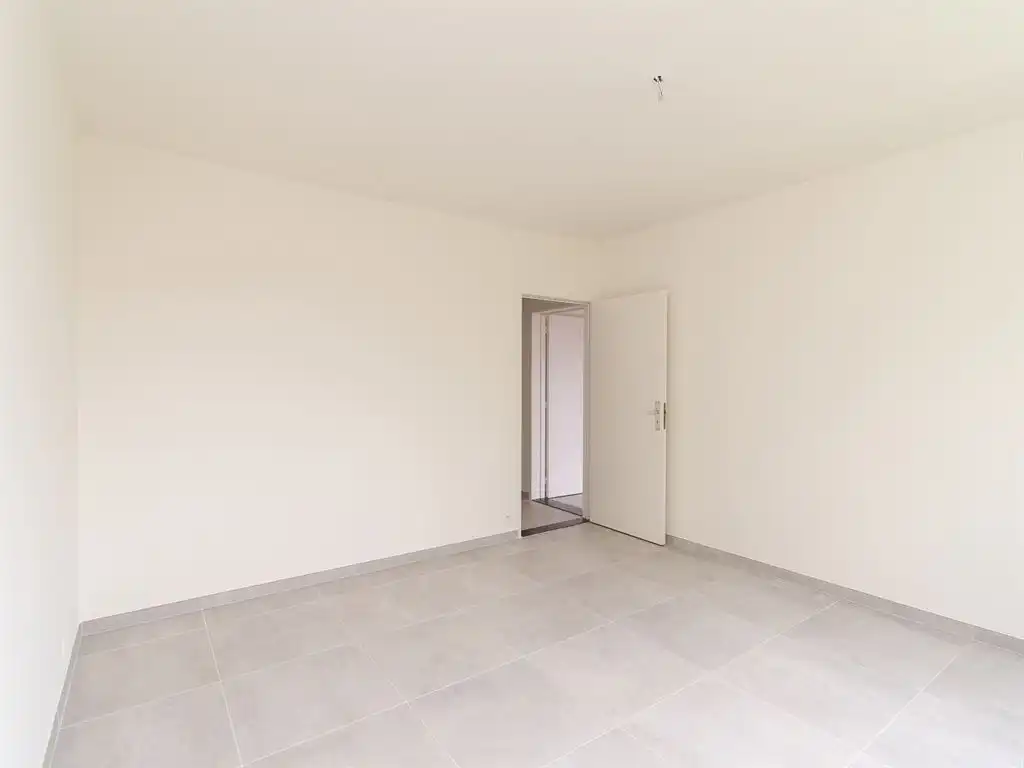 Gerenoveerd appartement met terras foto 8