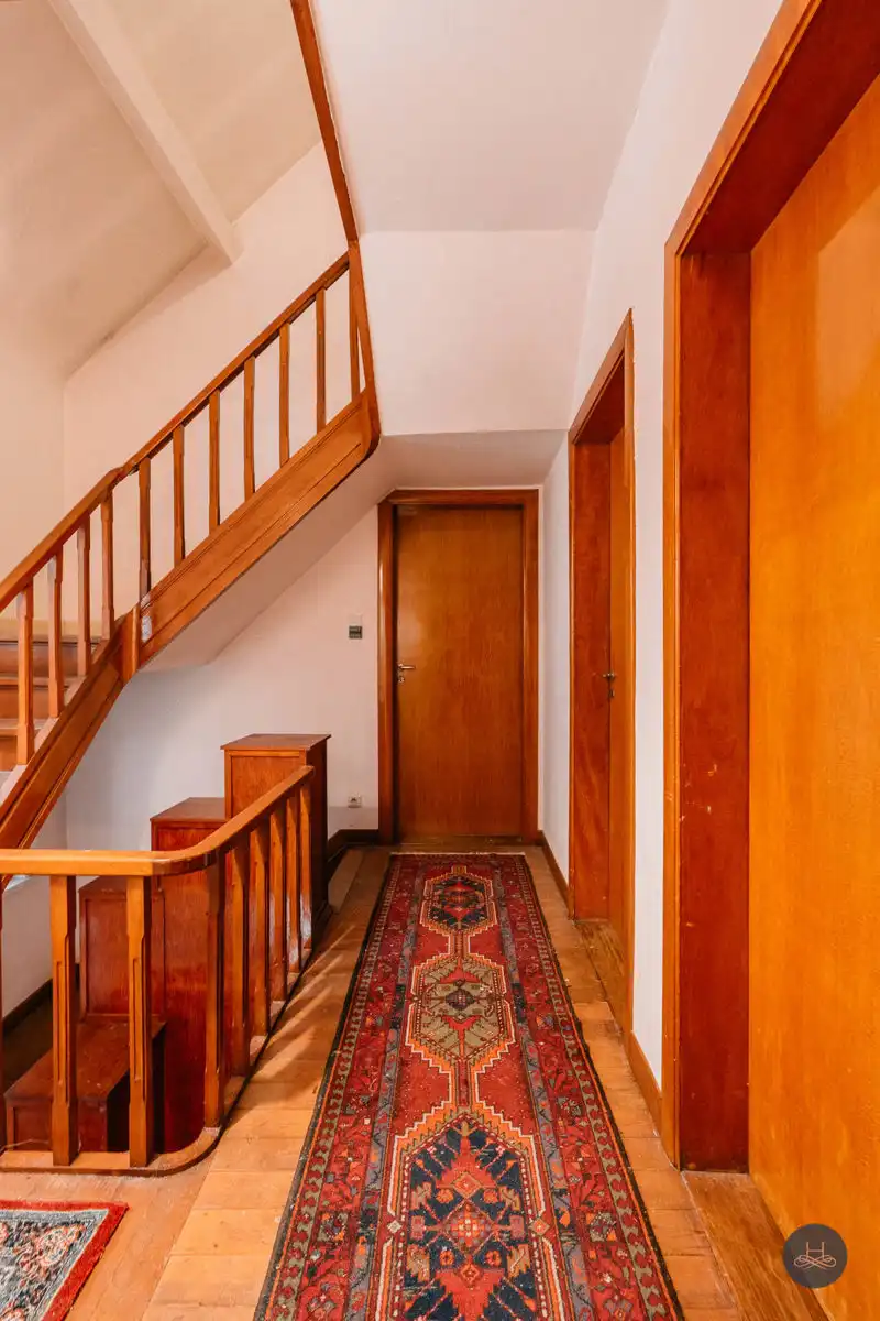 Riante woning met 5 slaapkamers op een uniek perceel.  foto 13