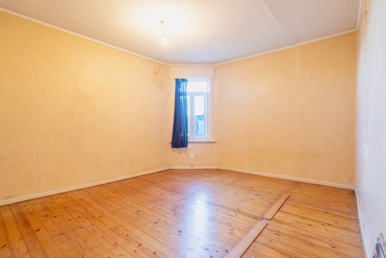 Ruime hoekwoning met tuin en garage foto 7