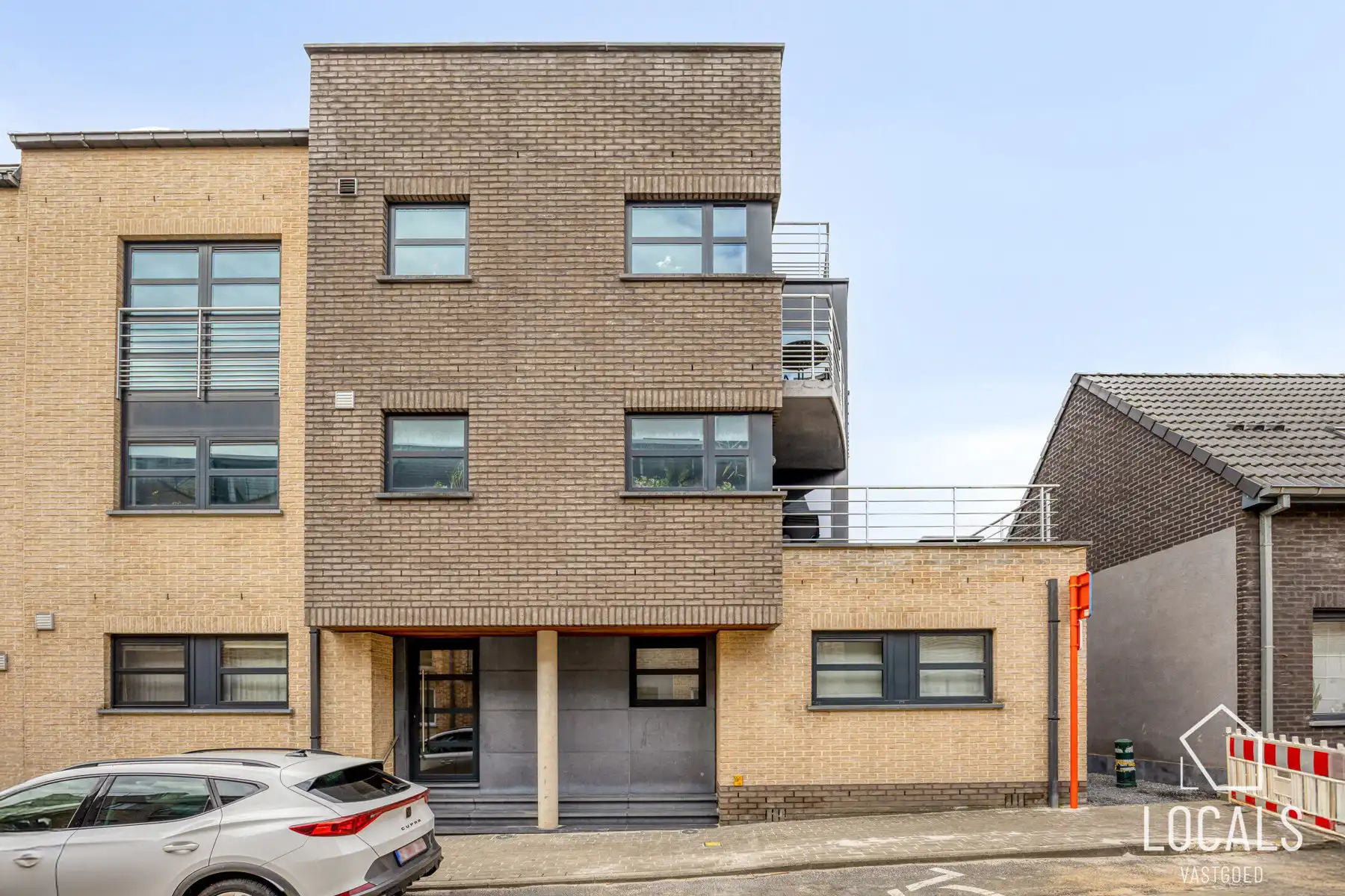 Bemeubeld 2-slaapkamer penthouse + staanplaats op -1, Ninove foto {{pictureIndex}}