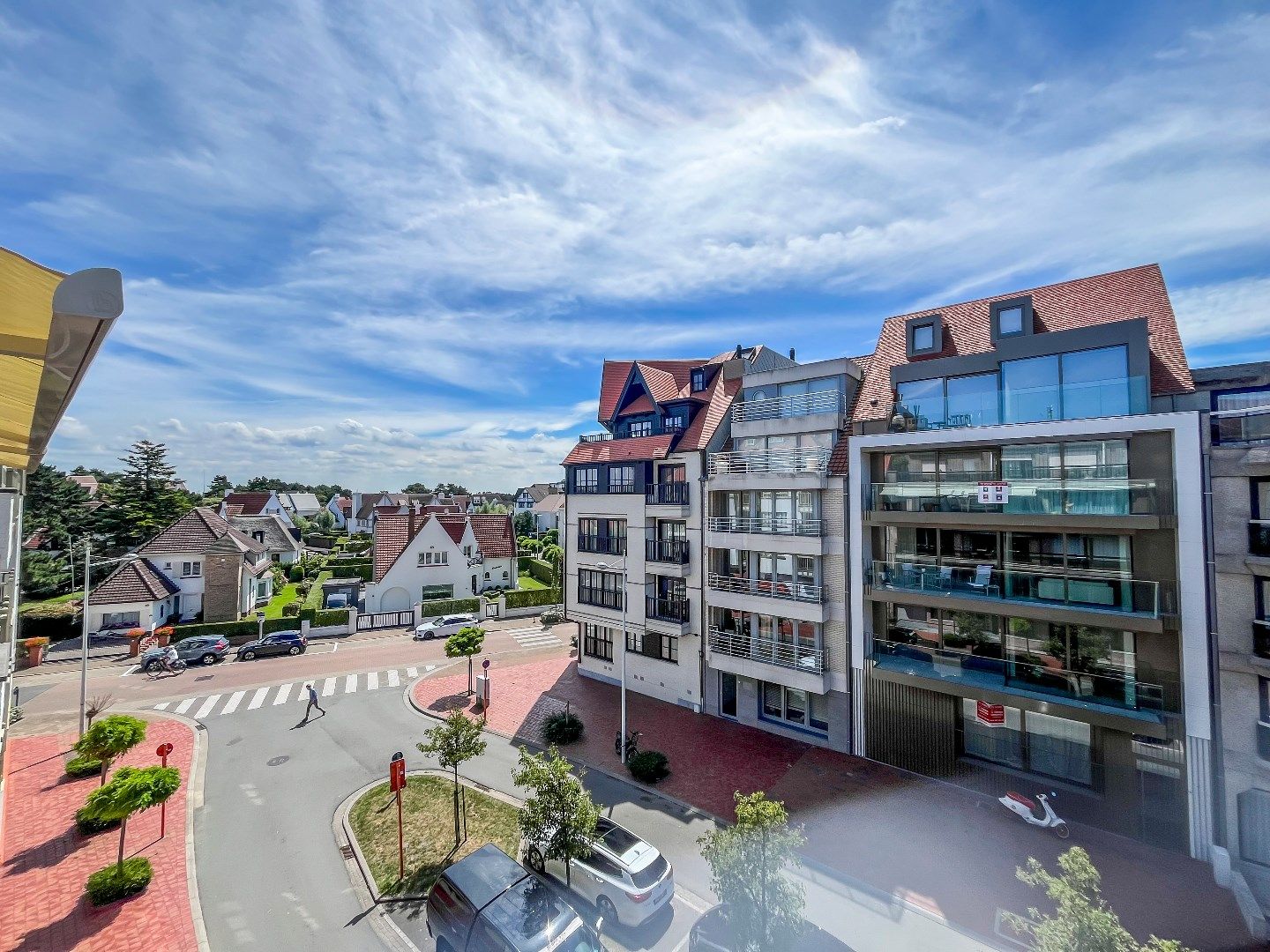 Gezellig appartement met zonnige terrassen gelegen in de Van Bunnenlaan, vlakbij de Dumortierlaan en de zeedijk. foto 5