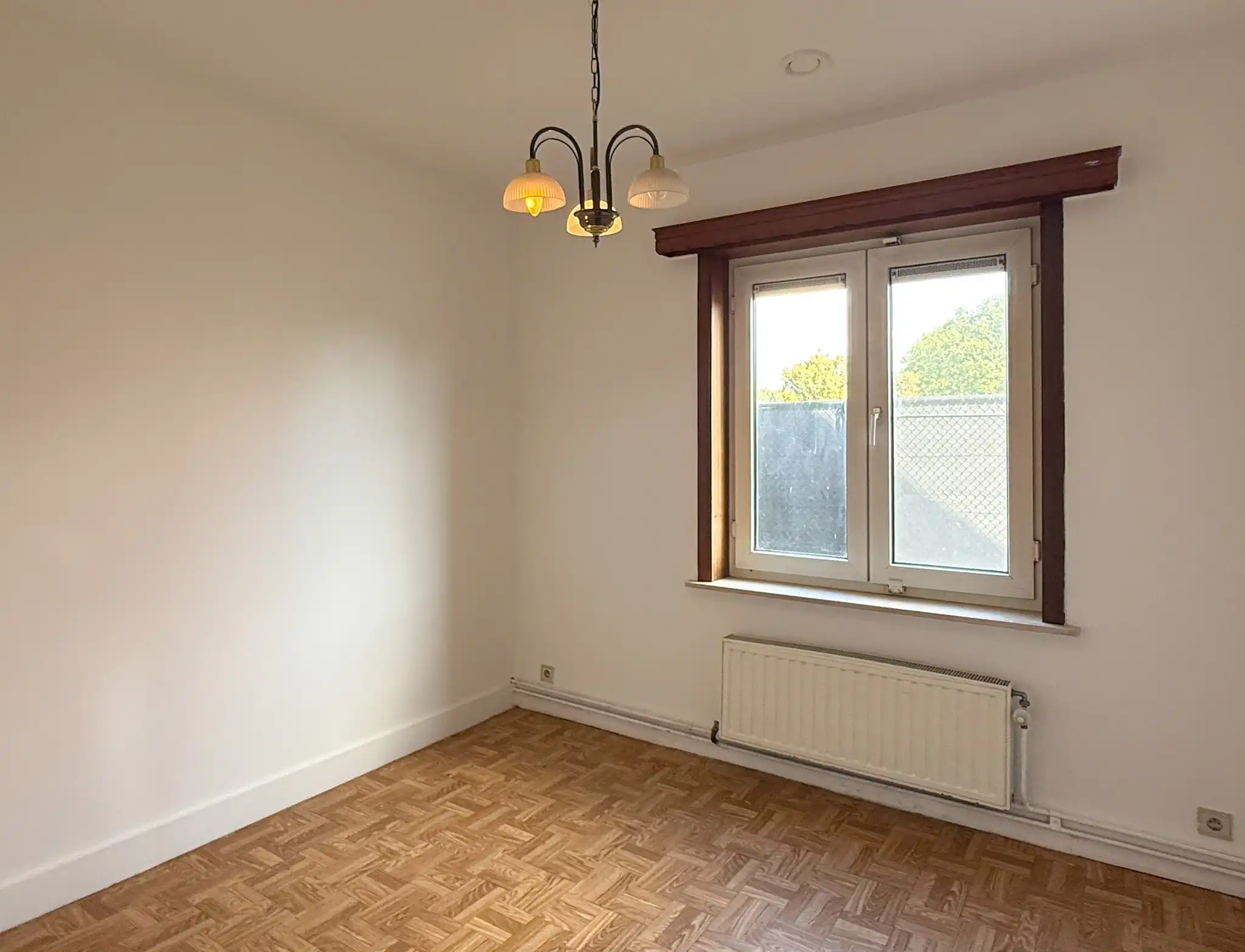 Ruime woning met 3 slaapkamers, tuin, terras en garage in Verrebroek foto 8
