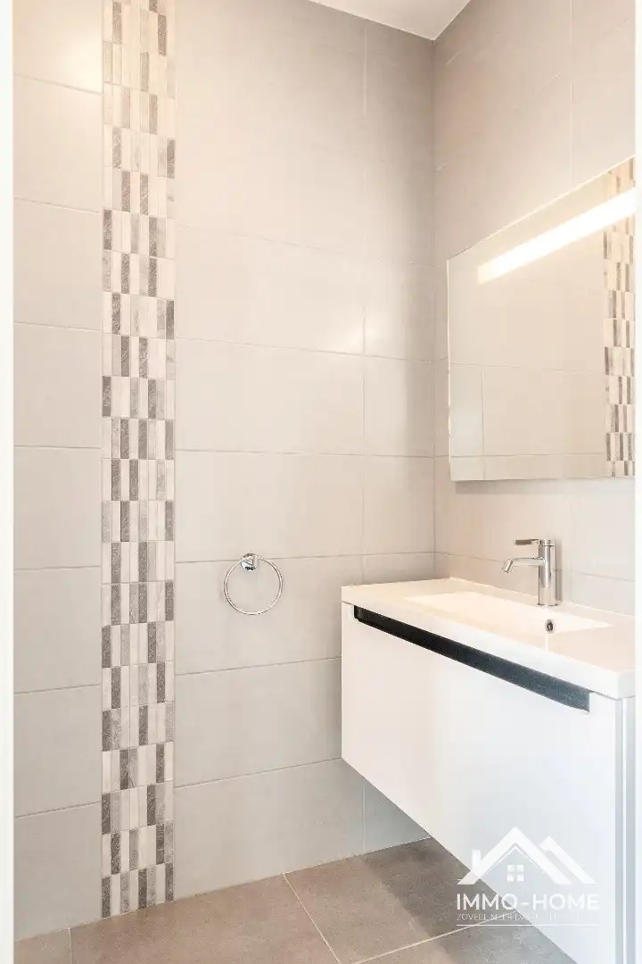 Jonge recente woning met heel veel volume! foto 28