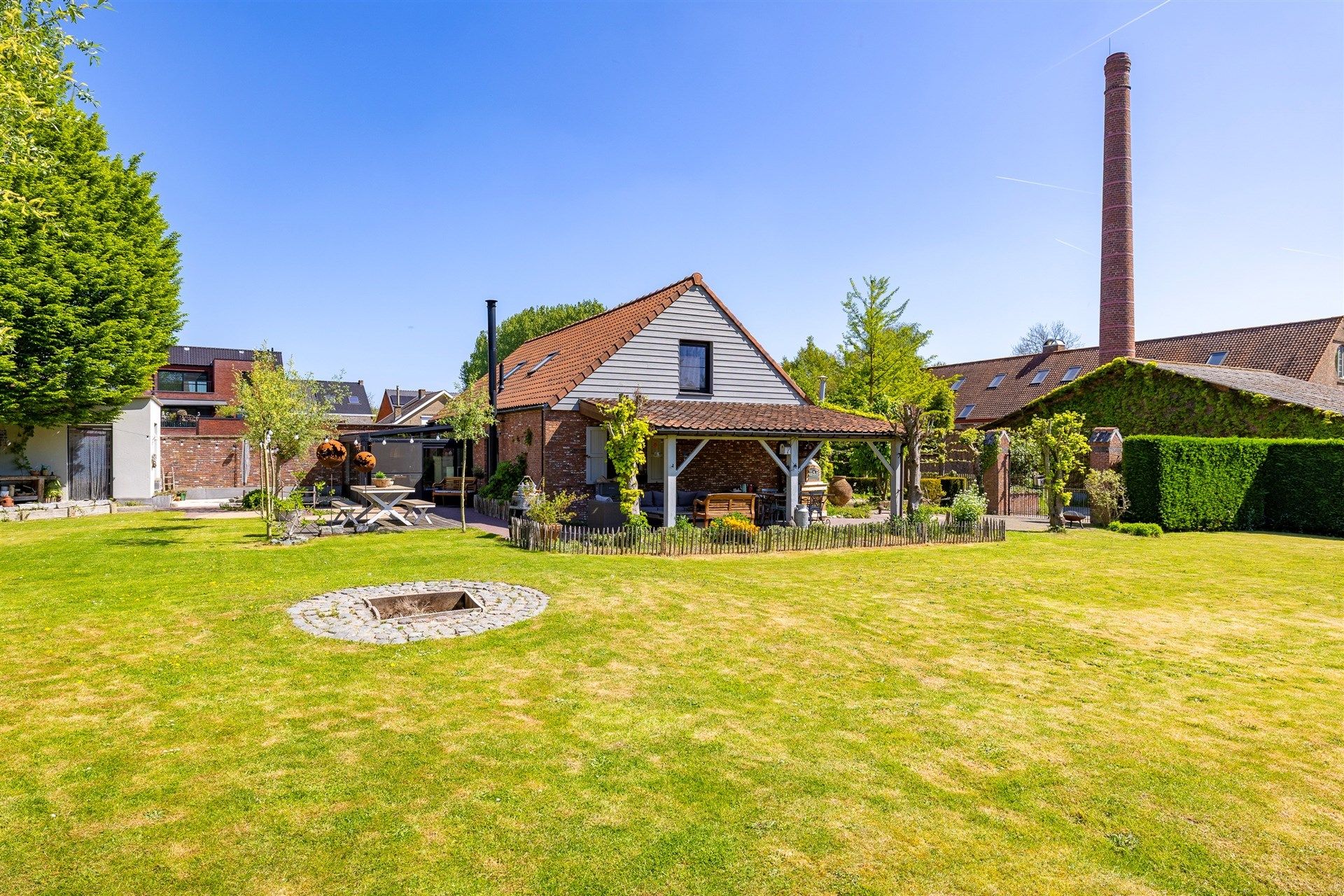 Karaktervolle open bebouwing met loods op groot perceel foto 31