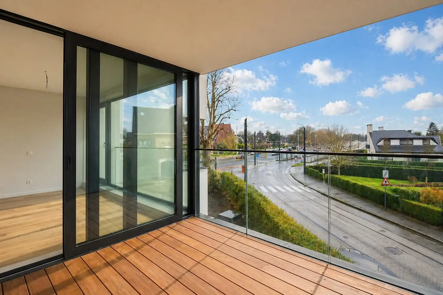 Luxueus en ruim recent appartement met 3 slaapkamers en 2 badkamers. foto 6