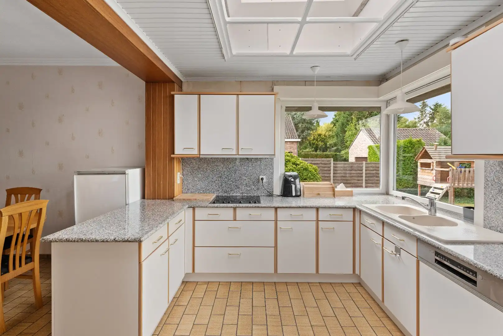 Zeer gunstig gelegen bungalow met 3 slaapkamers op 12a 15ca foto 13