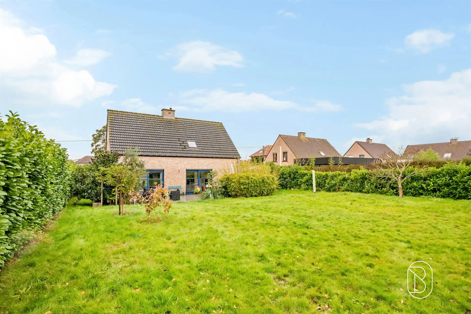  Prachtige villa met 3 slaapkamers en tuin in Estaimpuis foto {{pictureIndex}}