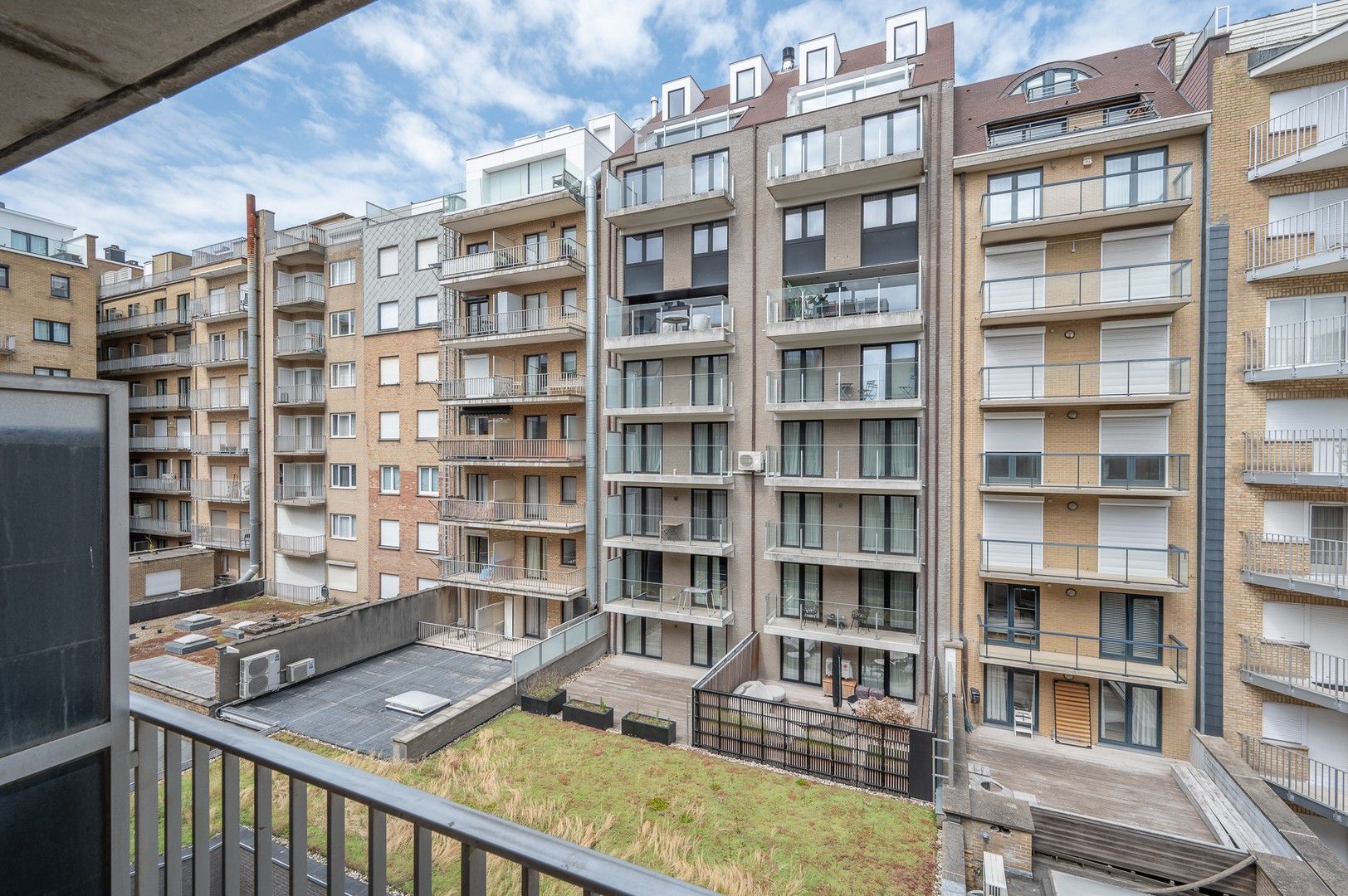 Prachtig 3 slaapkamer appartement gelegen op enkele stappen van het Rubensplein en het strand. foto 19