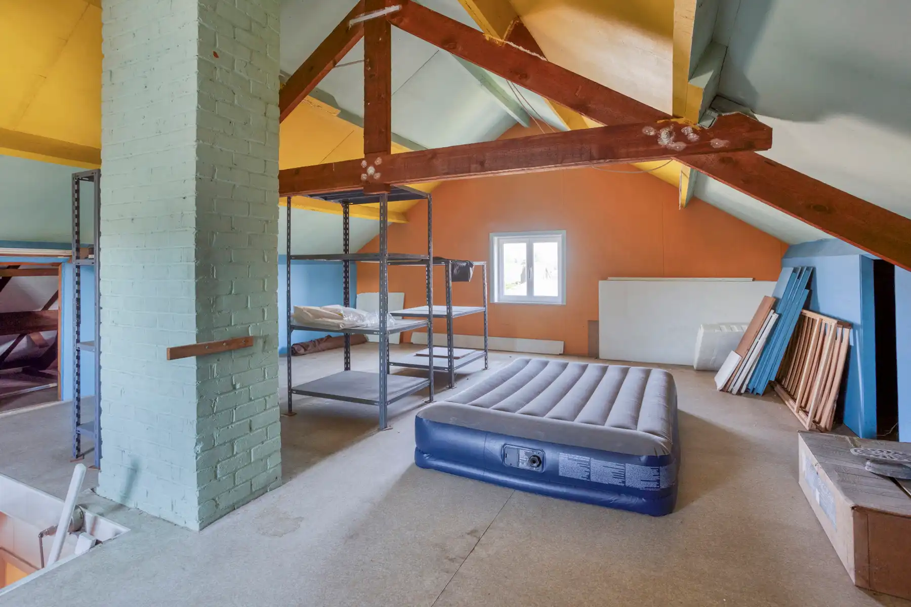 Te renoveren open bebouwing met zuidgerichte tuin foto 18