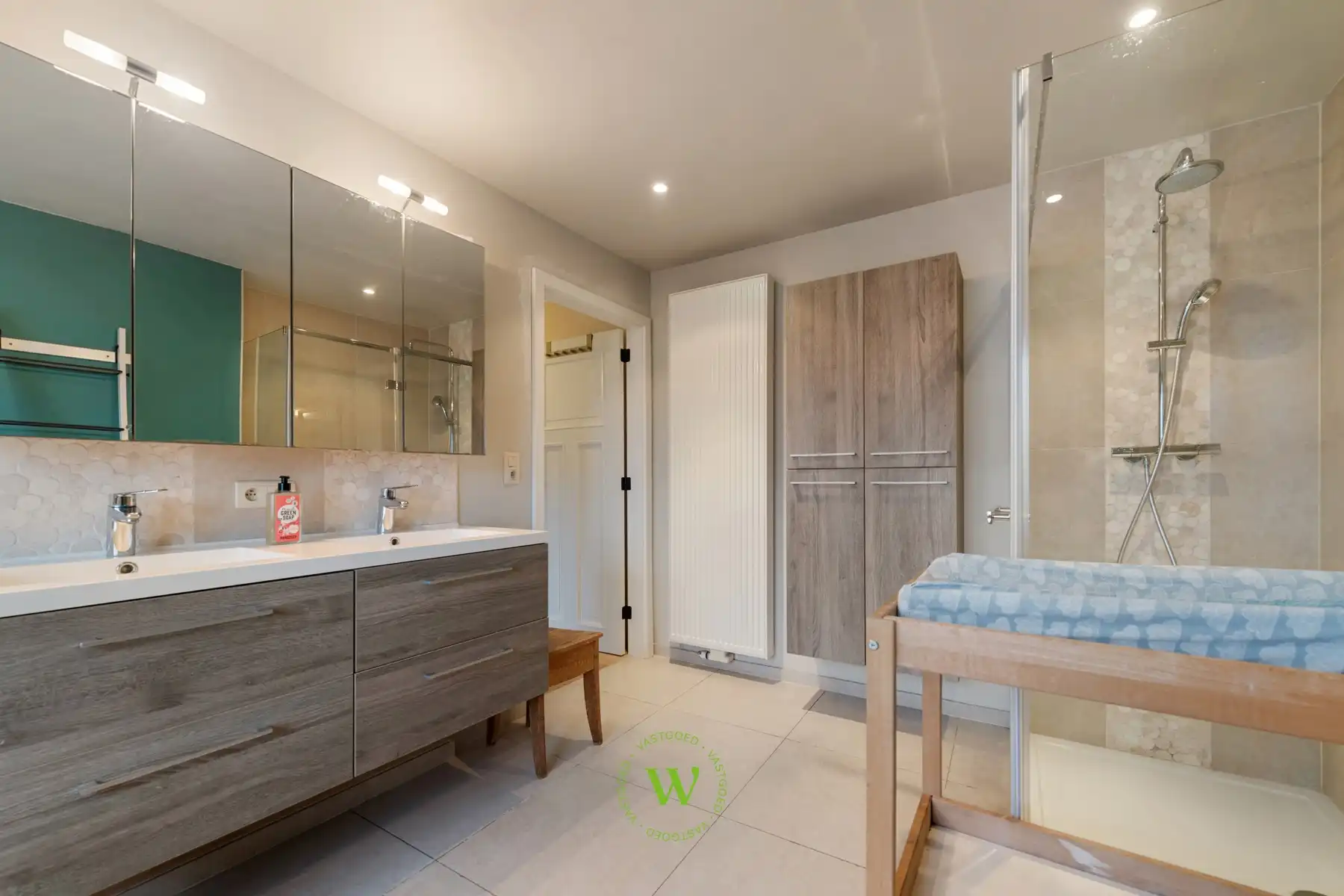 Ruime, energiezuinige gezinswoning te Assebroek. foto 17