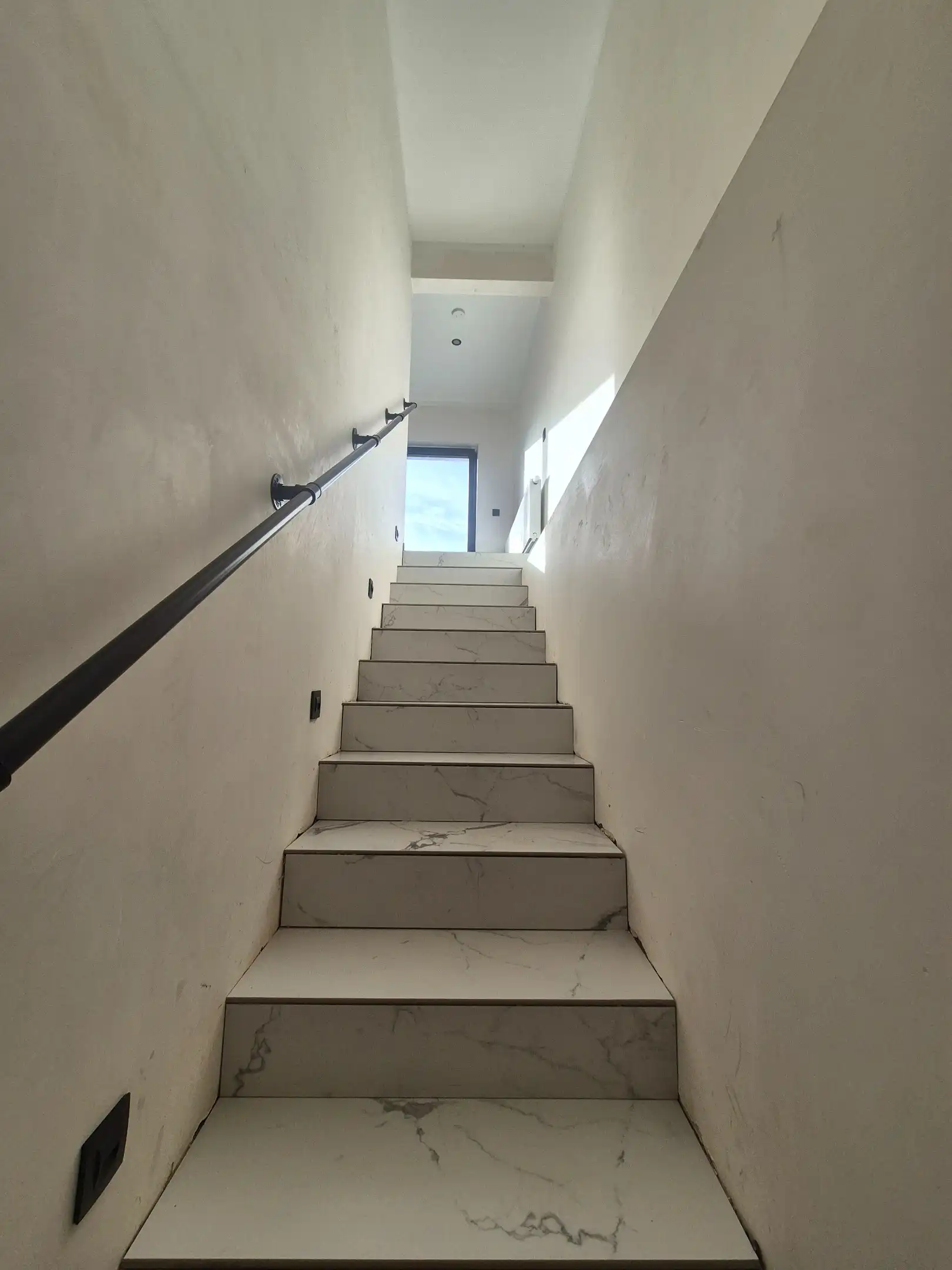 RUIME, VOLLEDIG GERENOVEERDE WONING – 5 SLAAPKAMERS – ENERGIELABEL B foto 15