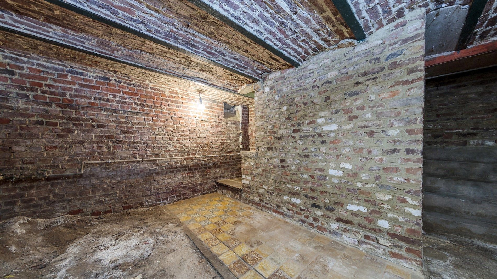 Woning,  mogelijks op te splitsen naar 2 woningen foto 15