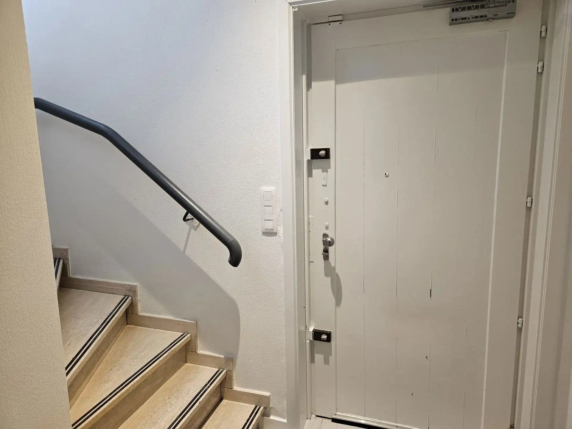 TE  HUUR in Meeuwen: kantoor/commerciële ruimte foto 15