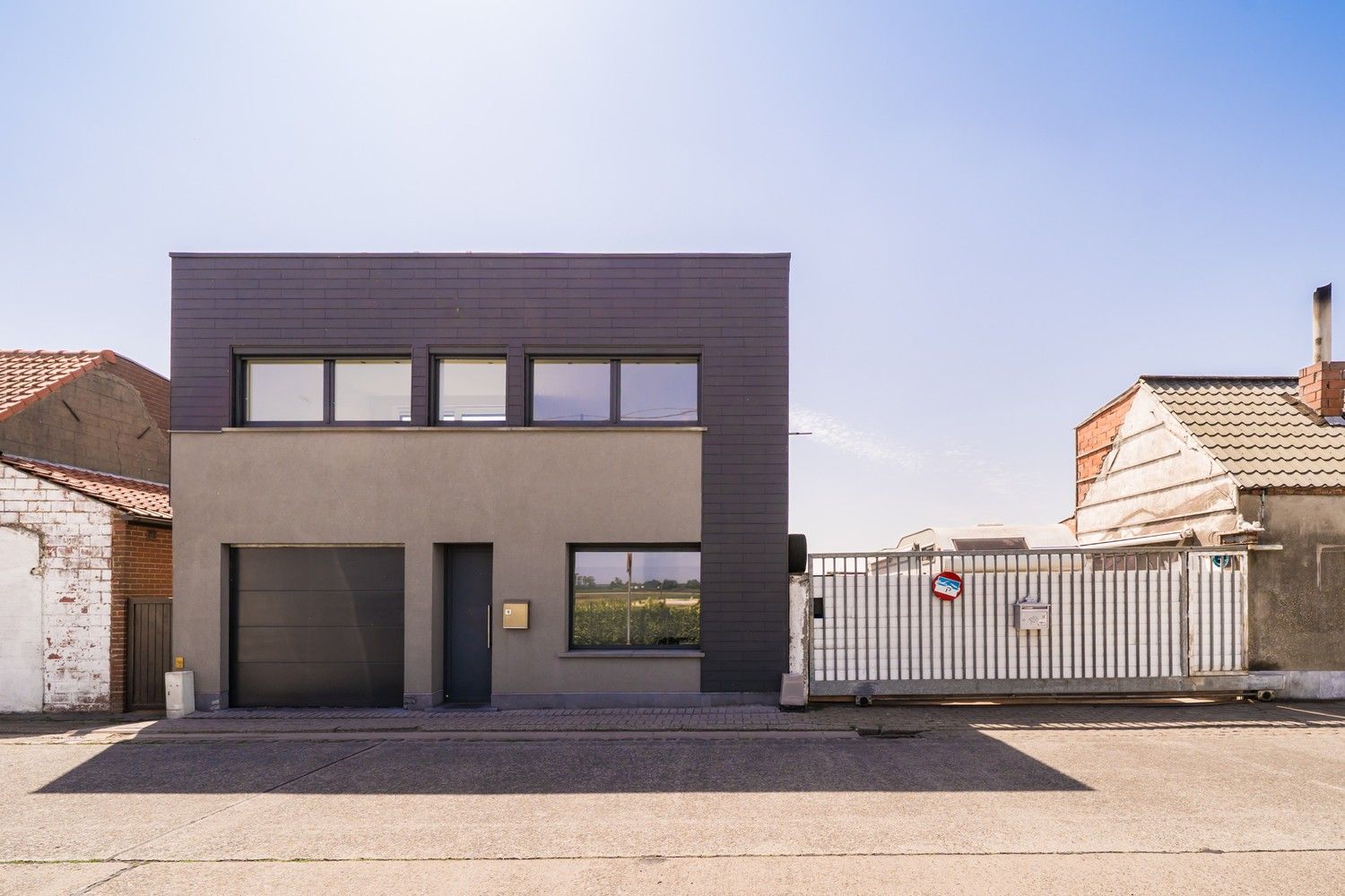 Gerenoveerde dijkwoning met prachtige verzichten! foto {{pictureIndex}}