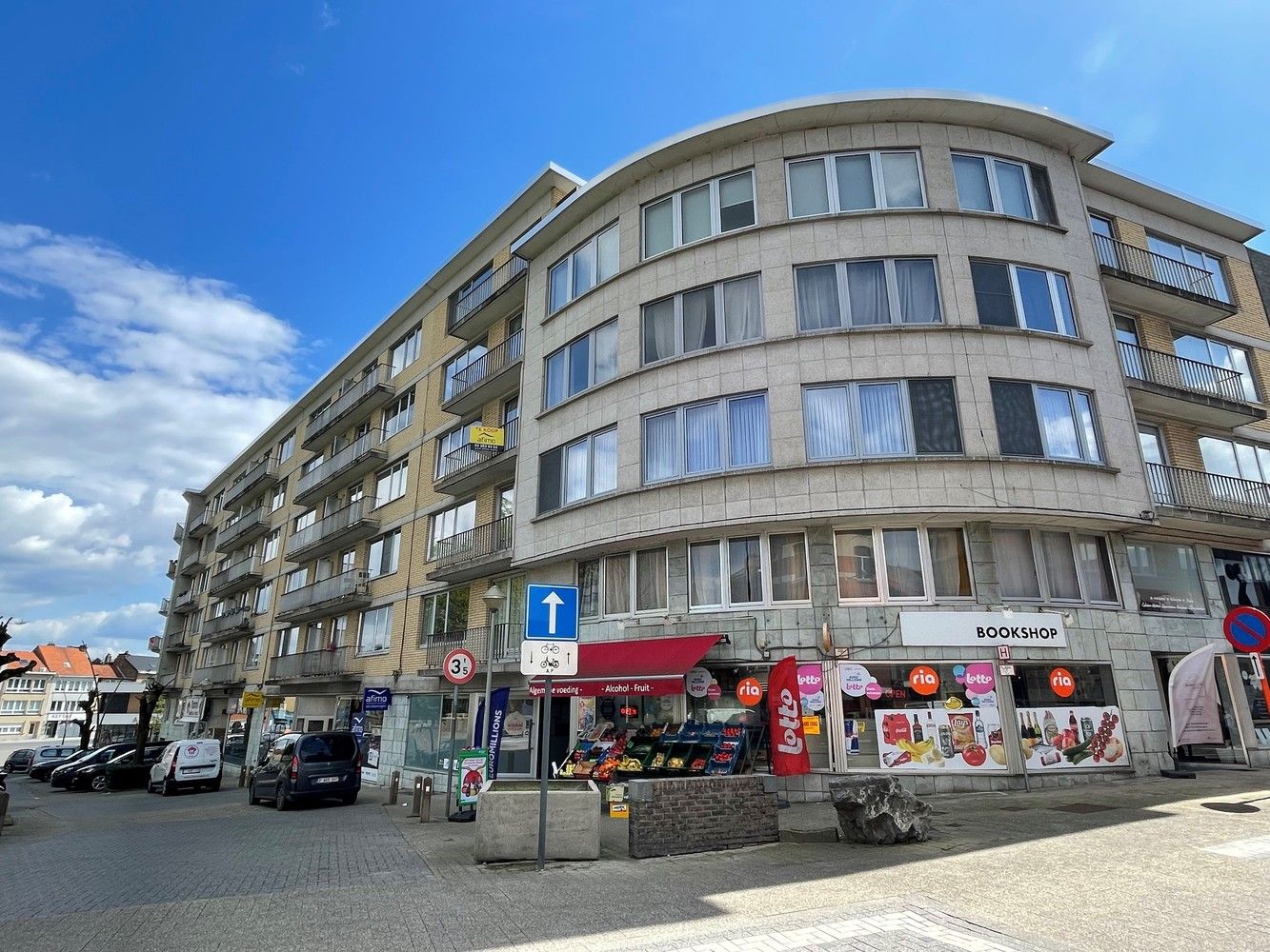 Goed onderhouden en energiezuinig appartement gelegen in het centrum van Strombeek. foto {{pictureIndex}}
