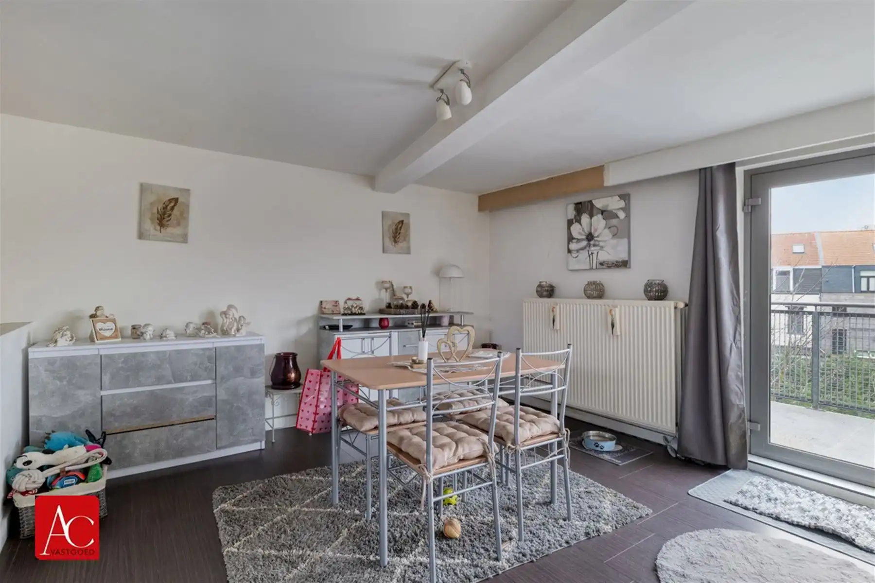 Appartementsgebouw bestaande uit 3 eenheden foto 6