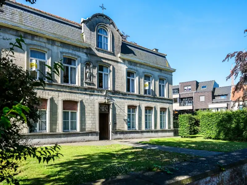 Izegem - Karaktervolle historische dekenij met tal van mogelijkheden foto 4