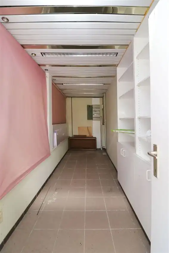handelszaak met magazijn op zeer zichtbare locatie foto 29
