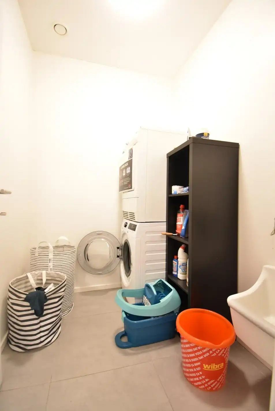 Knap en zeer degelijk afgewerkt twee-slaapkamer appartement met terras in hartje Hoeselt foto 20