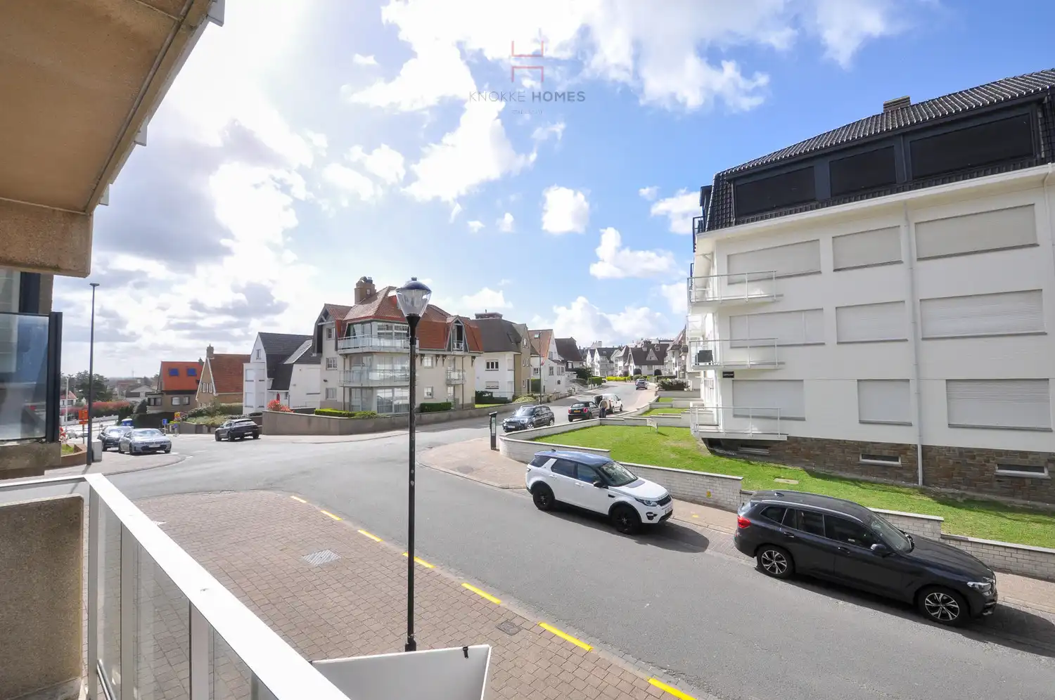 Gemeubeld appartement met zijdelings zeezicht in Duinbergen foto 3