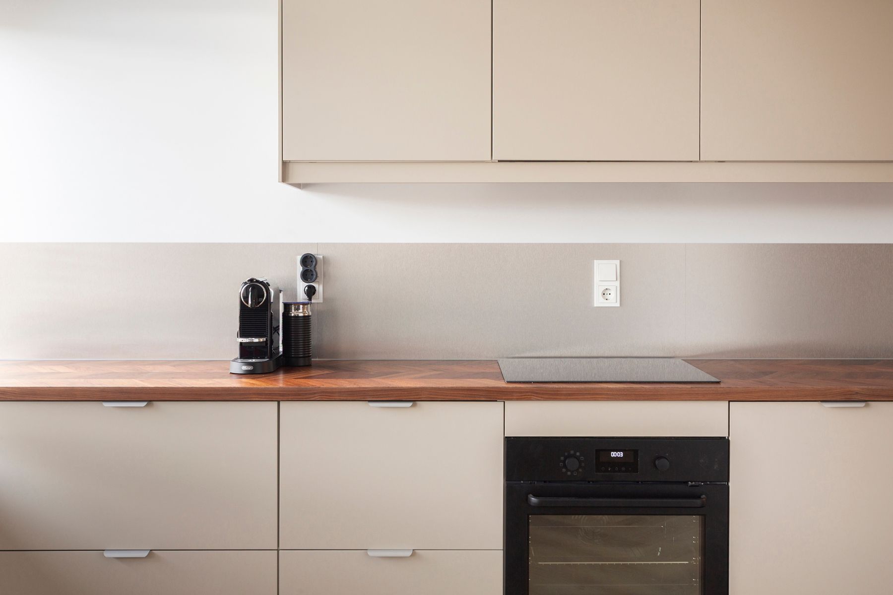 Gerenoveerd bemeubeld appartement met terras aan het Zuidpark foto 7