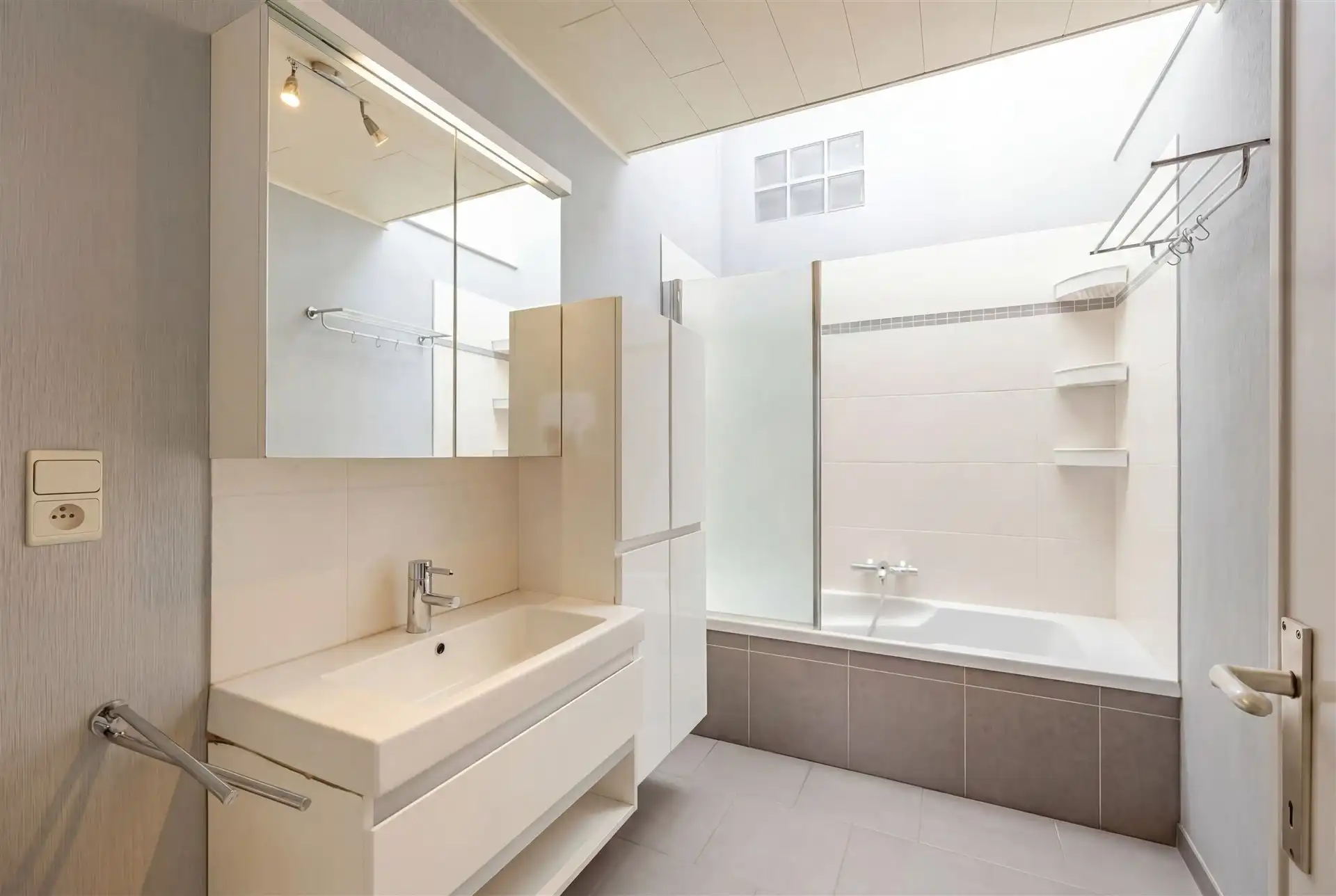 Instapklare woning met 3 slks en tuin foto 12