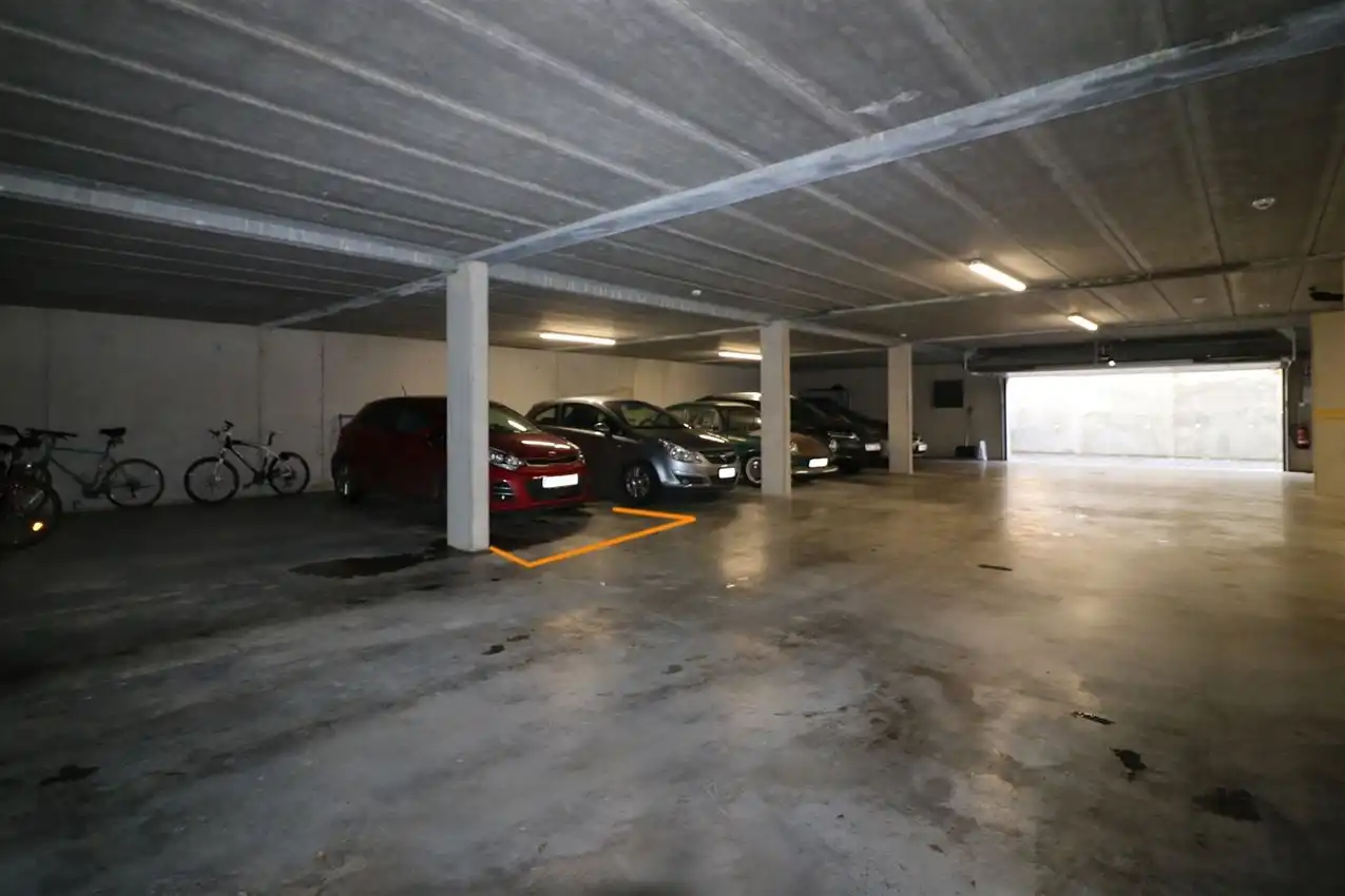 Gelijkvloers appartement met zuidgericht terras en tuintje, autostaanplaats foto 25