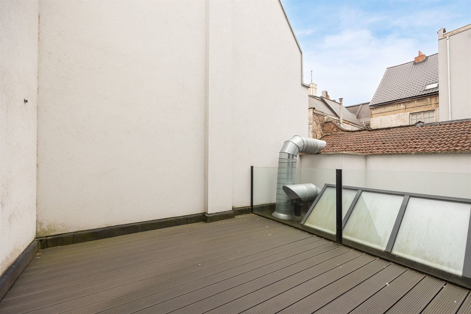 Gerenoveerd appartement met zalig terras en één slaapkamer foto 4