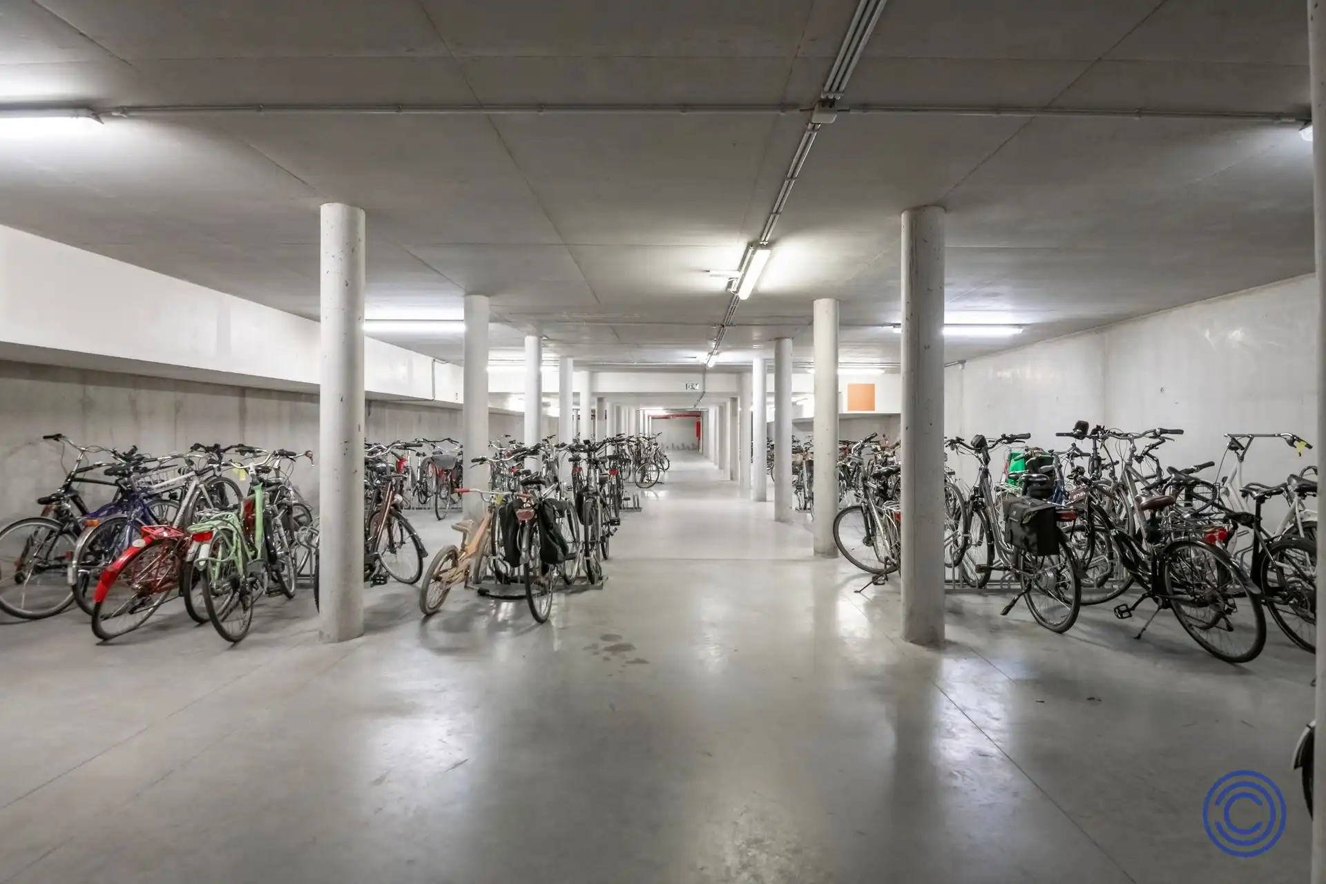 Rolstoelvriendelijk appartement op de 18de verdieping met panoramisch zicht over de dokken! foto 16