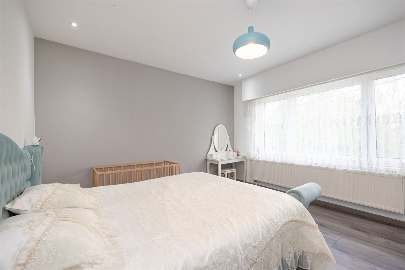 Compact comfort met zonnige tuin in Merksem

 foto 15