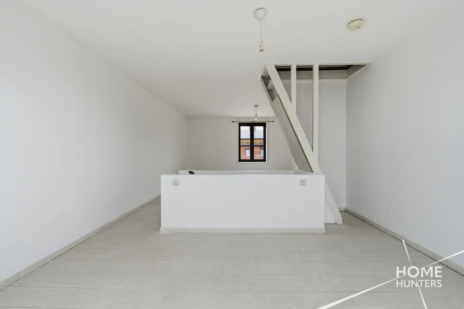 Charmante woning met zuidgerichte tuin in hartje Heuvelland foto 9