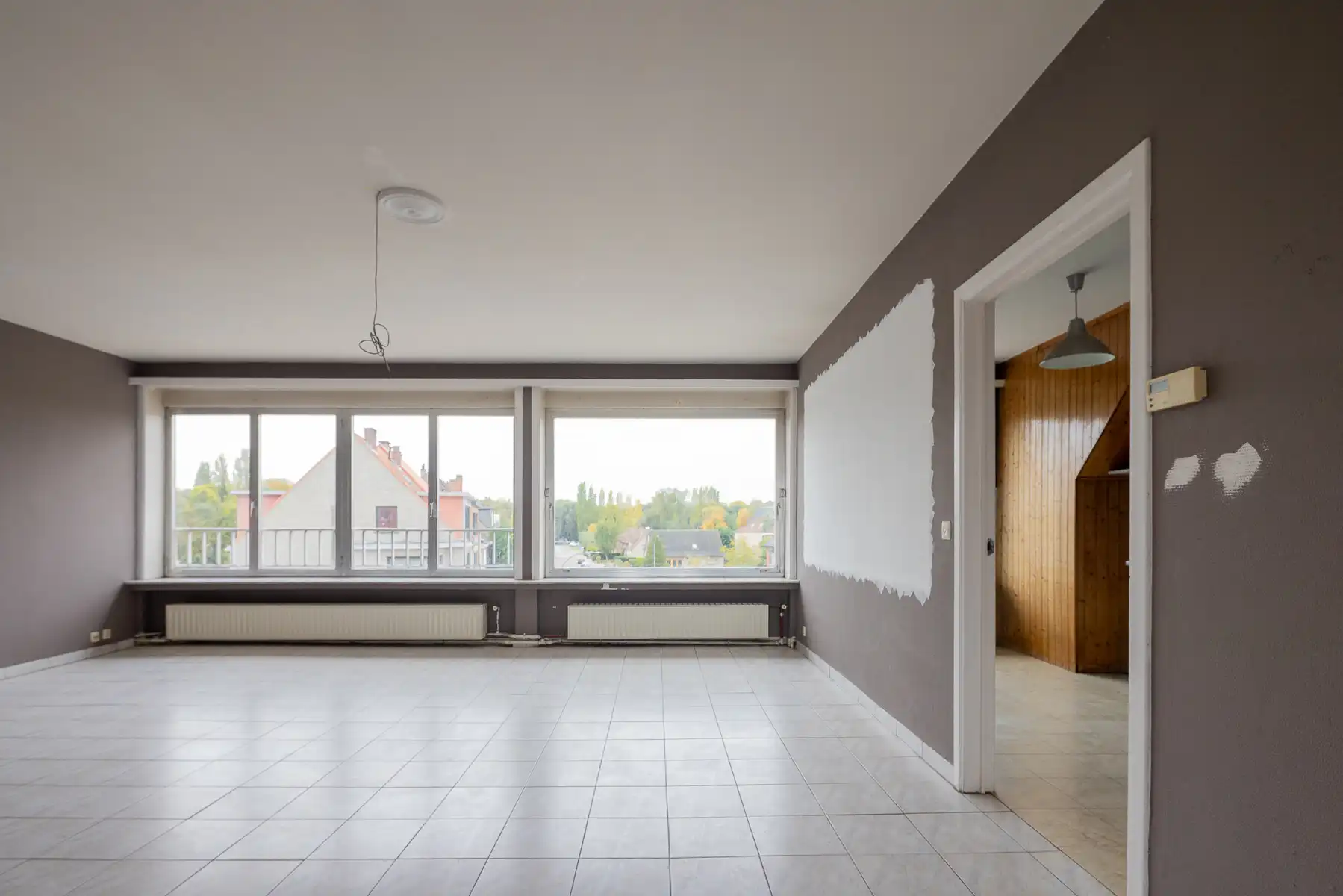 Te renoveren appartement met twee slaapkamers foto 3