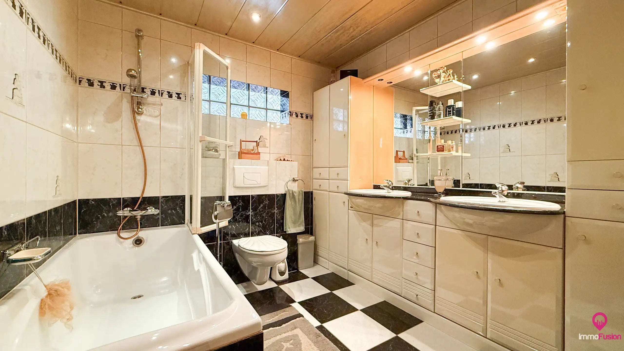 Deels gerenoveerde woning met groot perceel van ca 13are! foto 14