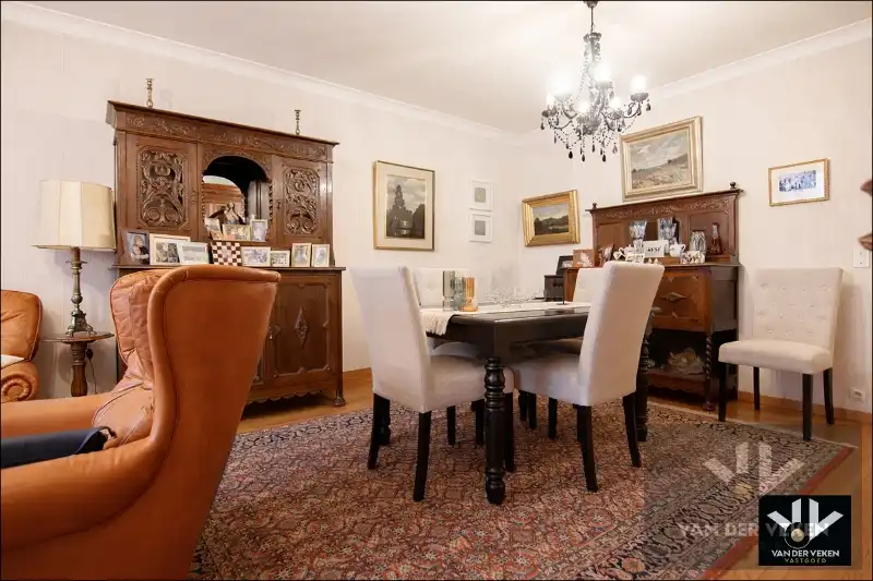 APPARTEMENT MET 3 SLPK - 102 m2 + terras - INCLUSIEF GARAGEBOX foto 6