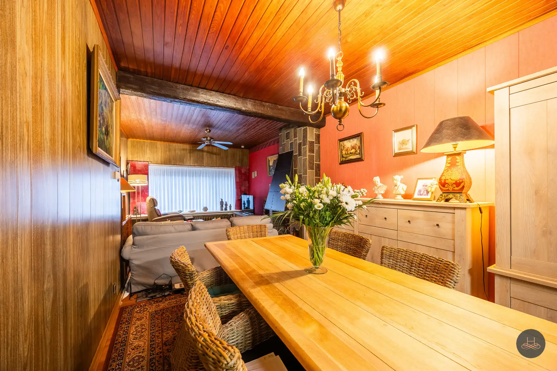 Charmante te moderniseren woning met stadskoer & terras foto 4