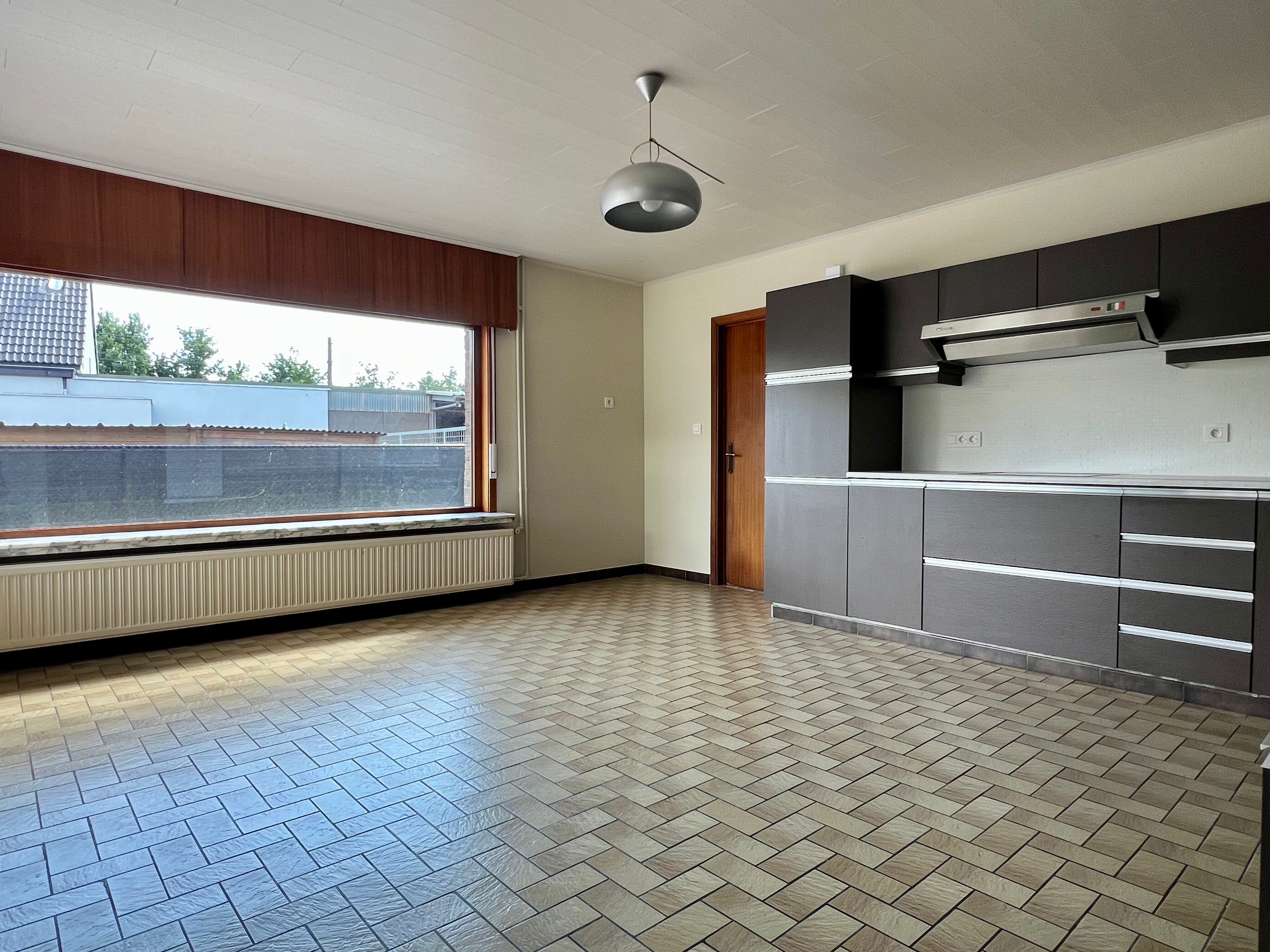 Open bebouwing met 3 slaapkamers en garage foto 11